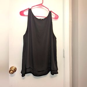 Black office flowy tank top Versona